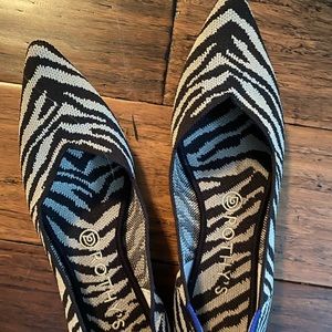 Rothys zebra pointe size 8.5